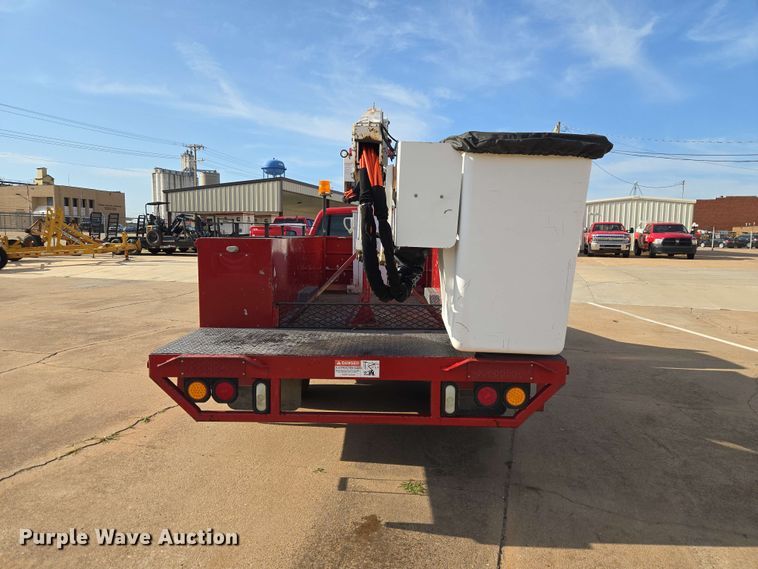 image for item EW0383 2003 GMC Sierra 3500 bucket truck
