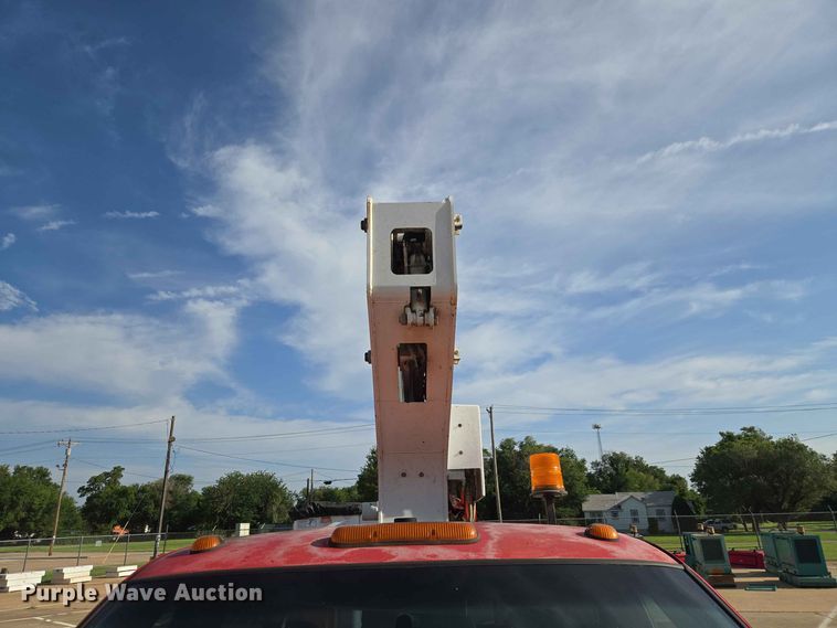 image for item EW0383 2003 GMC Sierra 3500 bucket truck