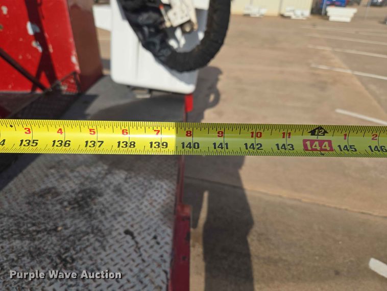 image for item EW0383 2003 GMC Sierra 3500 bucket truck