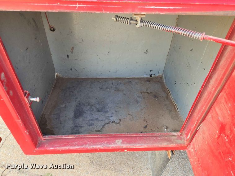 image for item EW0383 2003 GMC Sierra 3500 bucket truck