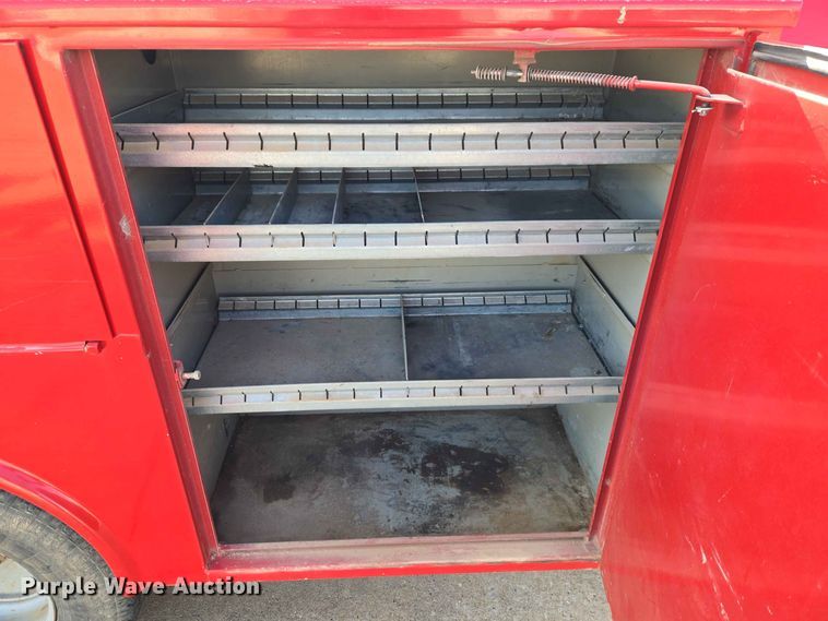 image for item EW0383 2003 GMC Sierra 3500 bucket truck