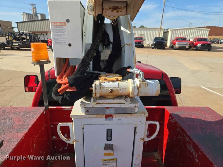 image for item EW0383 2003 GMC Sierra 3500 bucket truck