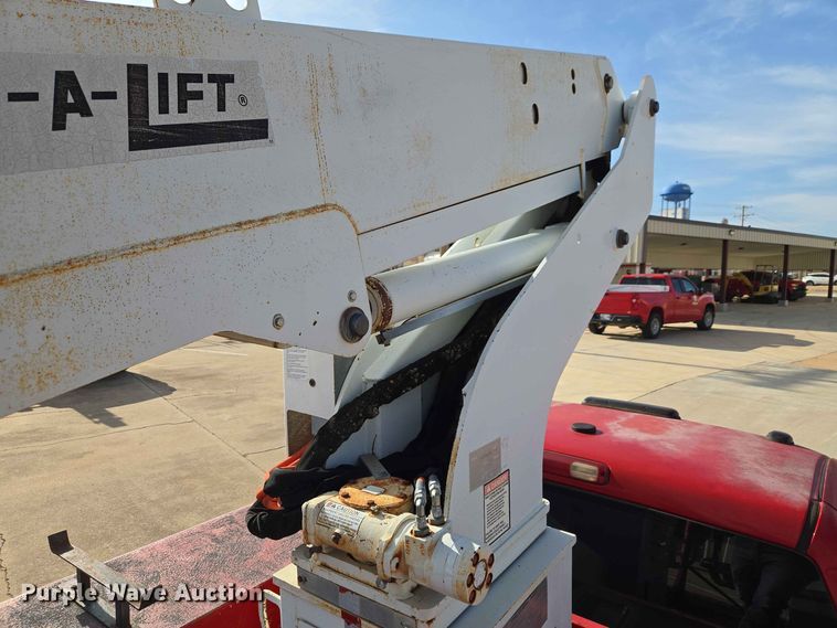 image for item EW0383 2003 GMC Sierra 3500 bucket truck