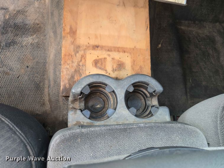 image for item EW0383 2003 GMC Sierra 3500 bucket truck