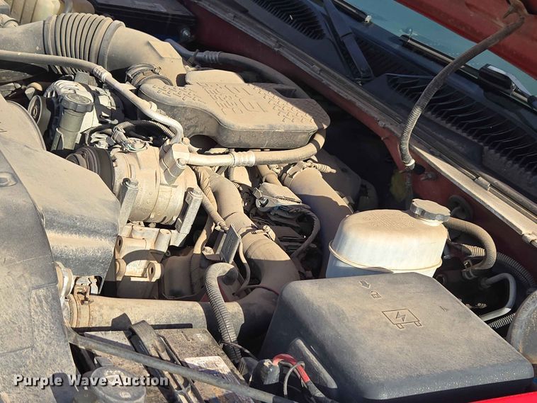 image for item EW0383 2003 GMC Sierra 3500 bucket truck