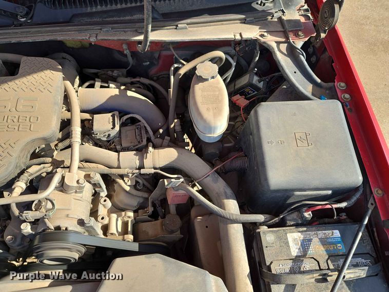 image for item EW0383 2003 GMC Sierra 3500 bucket truck
