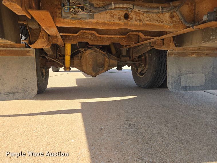 image for item EW0383 2003 GMC Sierra 3500 bucket truck