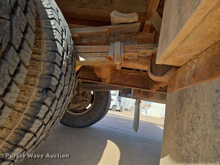 image for item EW0383 2003 GMC Sierra 3500 bucket truck