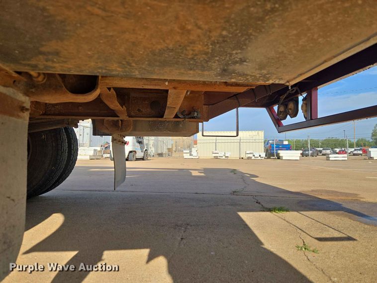 image for item EW0383 2003 GMC Sierra 3500 bucket truck