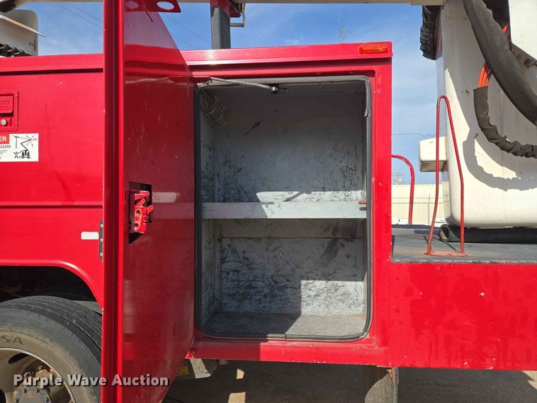 image for item EW0384 2008 Ford F450 Super Duty bucket truck