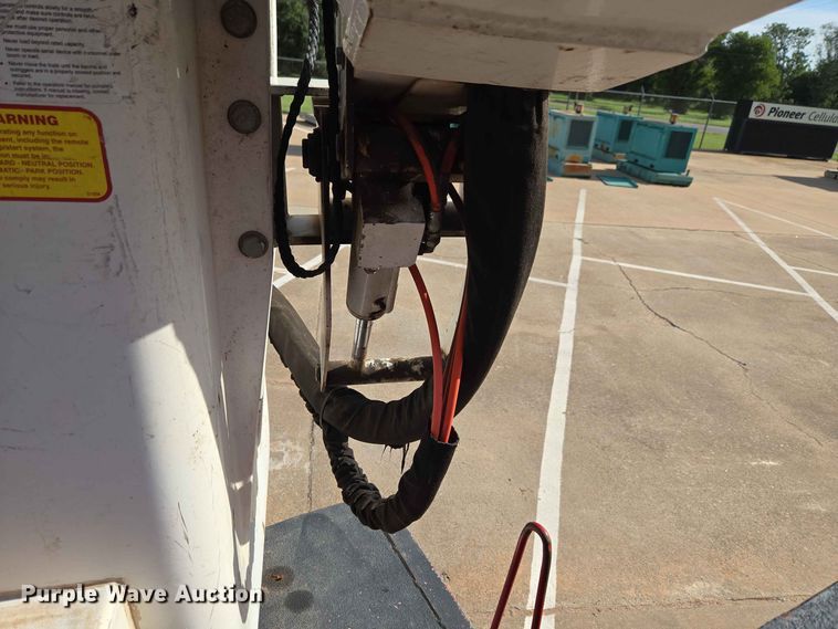 image for item EW0384 2008 Ford F450 Super Duty bucket truck