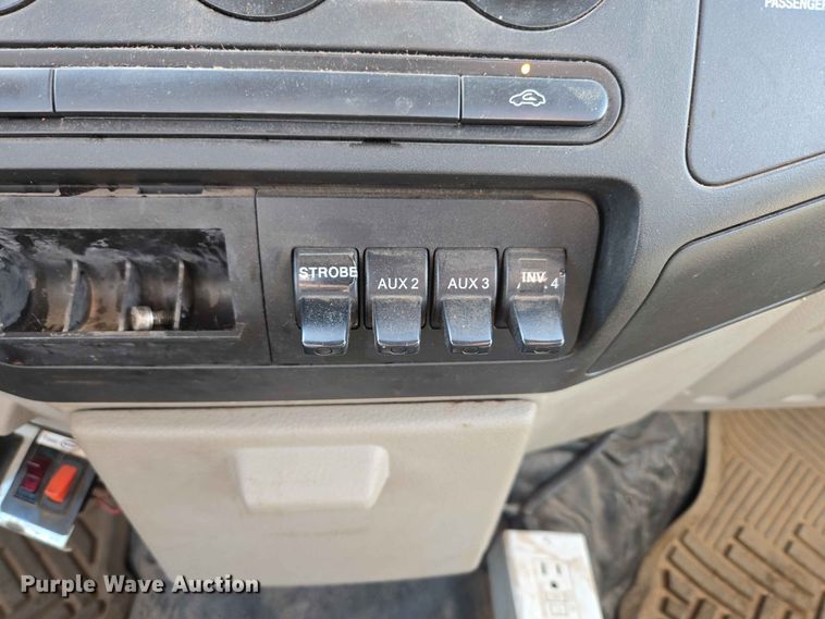 image for item EW0384 2008 Ford F450 Super Duty bucket truck