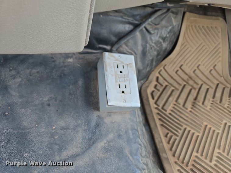 image for item EW0384 2008 Ford F450 Super Duty bucket truck