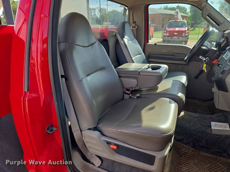 image for item EW0384 2008 Ford F450 Super Duty bucket truck