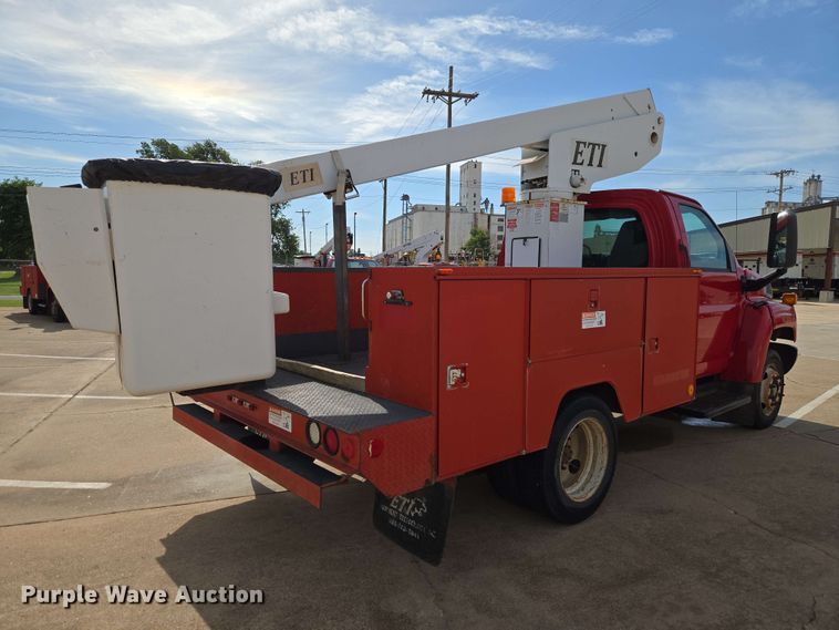 image for item EW0385 2004 Chevrolet C4500 bucket truck
