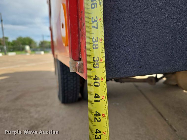 image for item EW0385 2004 Chevrolet C4500 bucket truck