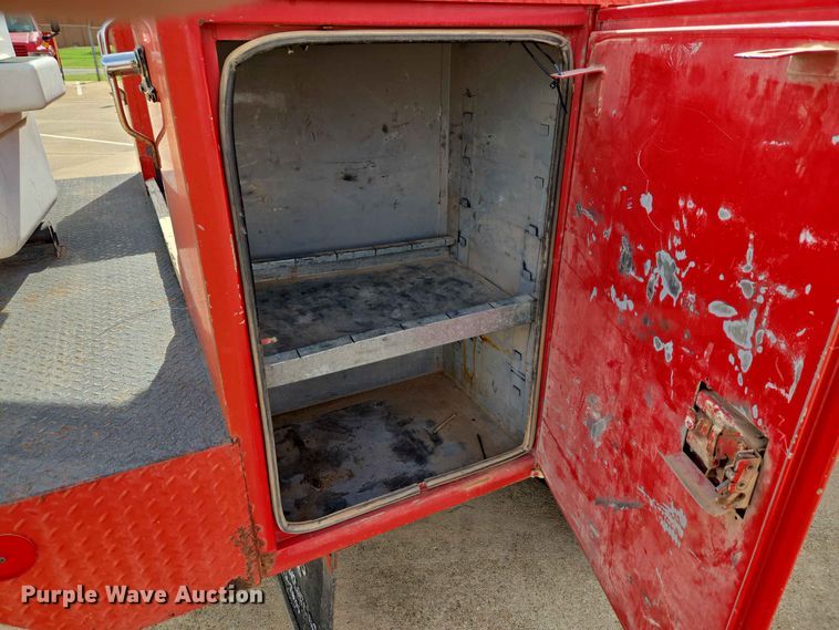 image for item EW0385 2004 Chevrolet C4500 bucket truck