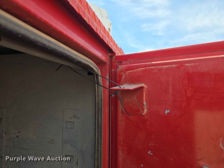 image for item EW0385 2004 Chevrolet C4500 bucket truck