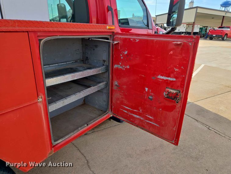 image for item EW0385 2004 Chevrolet C4500 bucket truck