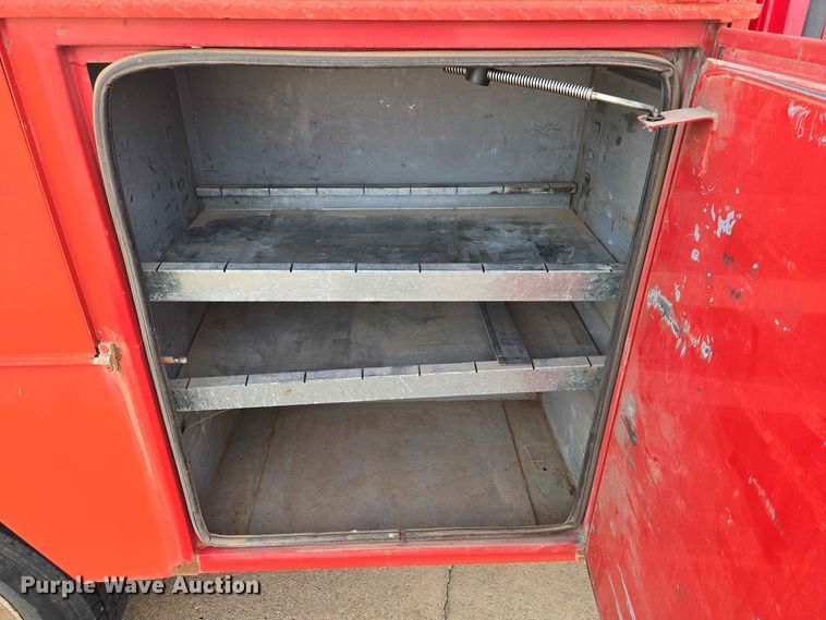 image for item EW0385 2004 Chevrolet C4500 bucket truck