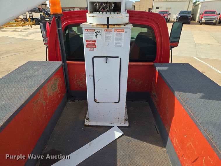 image for item EW0385 2004 Chevrolet C4500 bucket truck