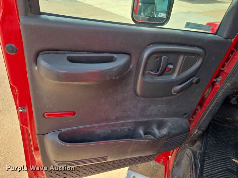 image for item EW0385 2004 Chevrolet C4500 bucket truck