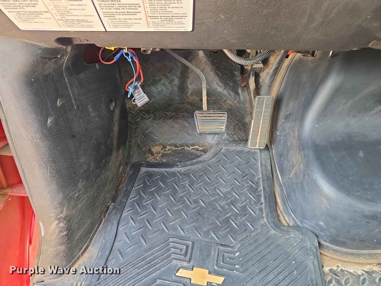image for item EW0385 2004 Chevrolet C4500 bucket truck