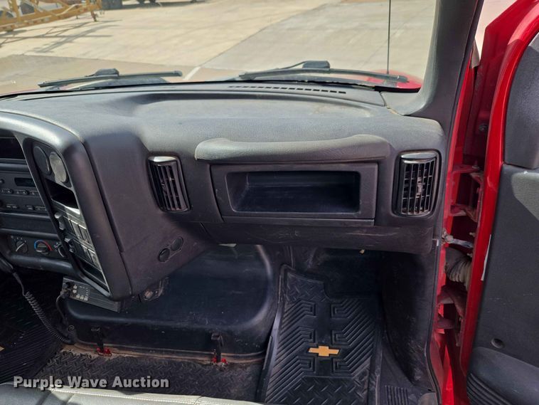 image for item EW0385 2004 Chevrolet C4500 bucket truck