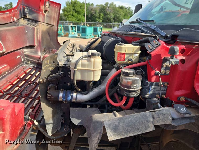 image for item EW0385 2004 Chevrolet C4500 bucket truck