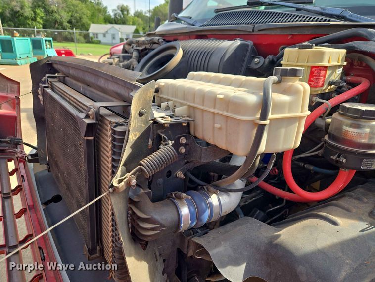 image for item EW0385 2004 Chevrolet C4500 bucket truck
