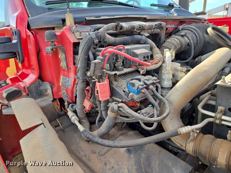 image for item EW0385 2004 Chevrolet C4500 bucket truck