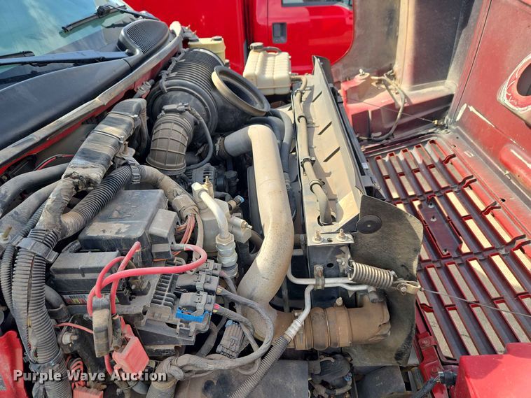 image for item EW0385 2004 Chevrolet C4500 bucket truck