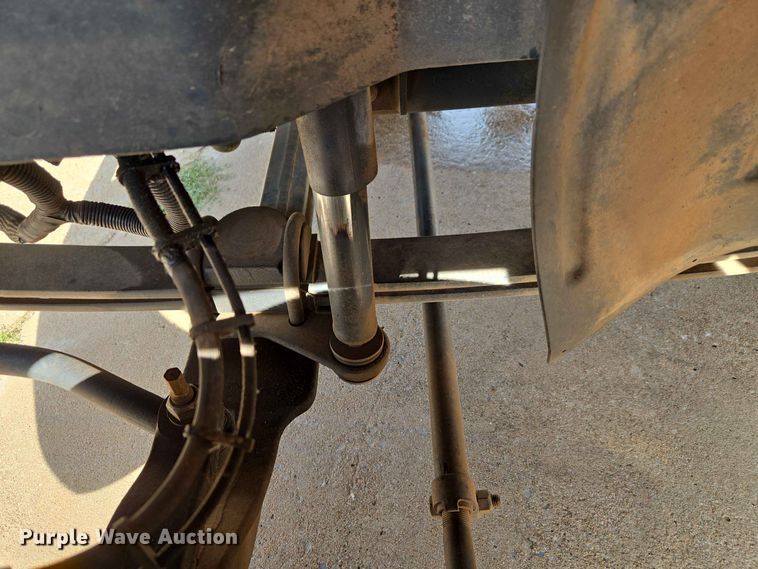 image for item EW0385 2004 Chevrolet C4500 bucket truck