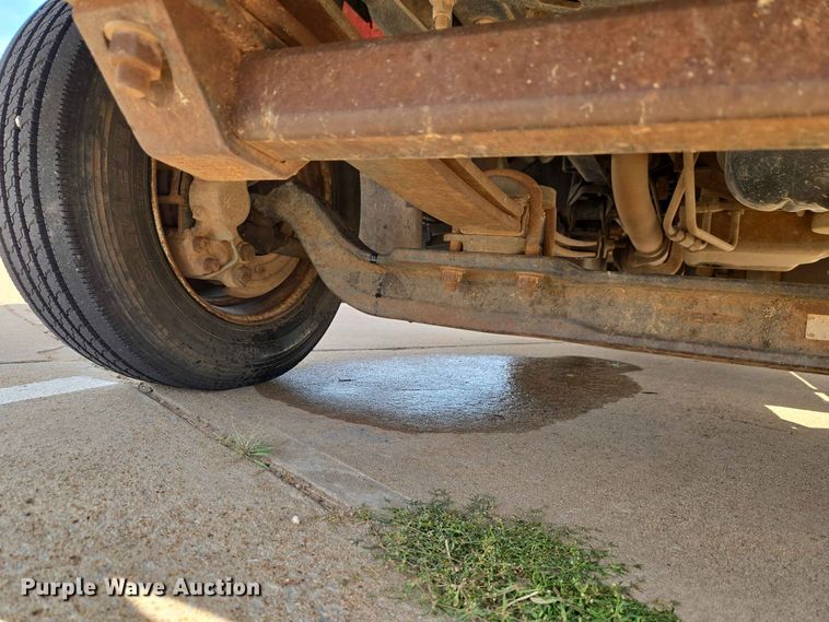 image for item EW0385 2004 Chevrolet C4500 bucket truck