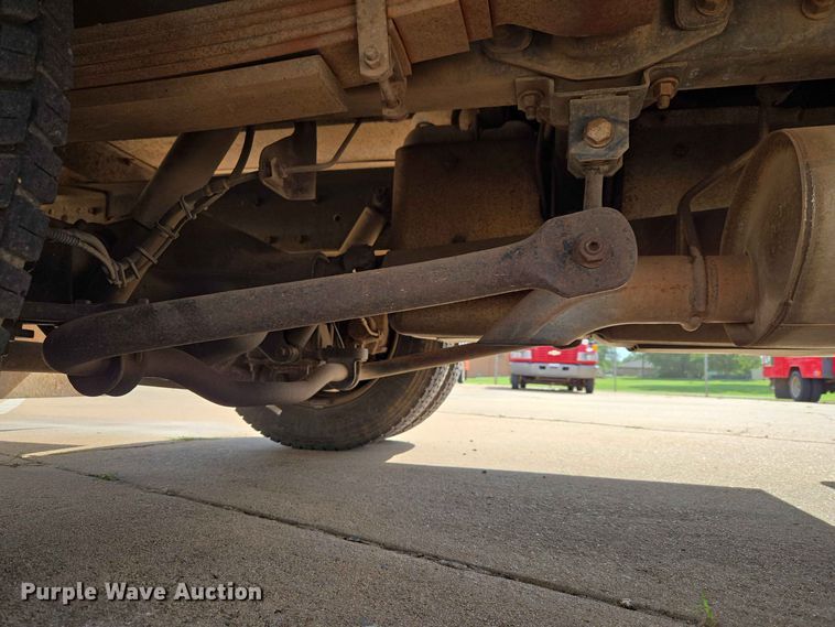 image for item EW0385 2004 Chevrolet C4500 bucket truck