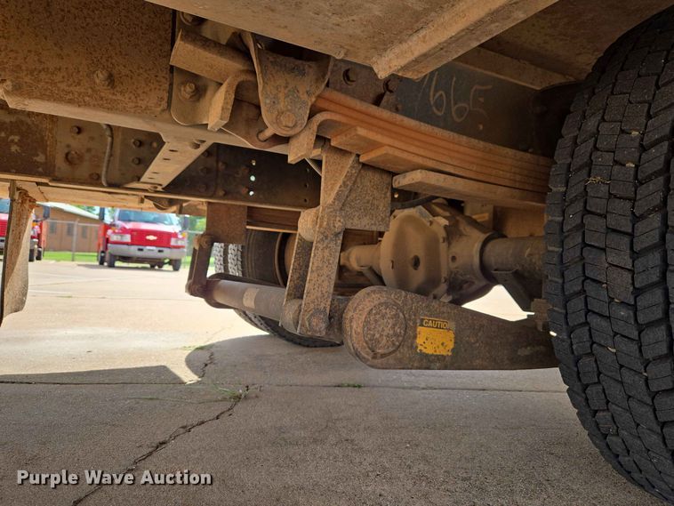 image for item EW0385 2004 Chevrolet C4500 bucket truck