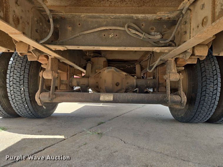 image for item EW0385 2004 Chevrolet C4500 bucket truck