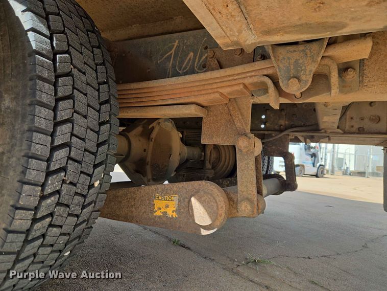 image for item EW0385 2004 Chevrolet C4500 bucket truck