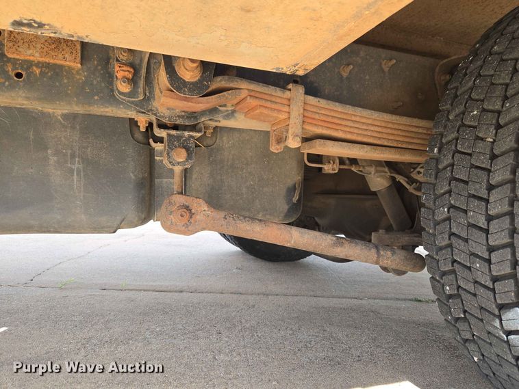 image for item EW0385 2004 Chevrolet C4500 bucket truck