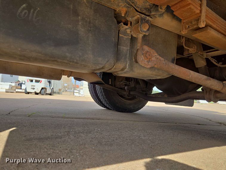 image for item EW0385 2004 Chevrolet C4500 bucket truck