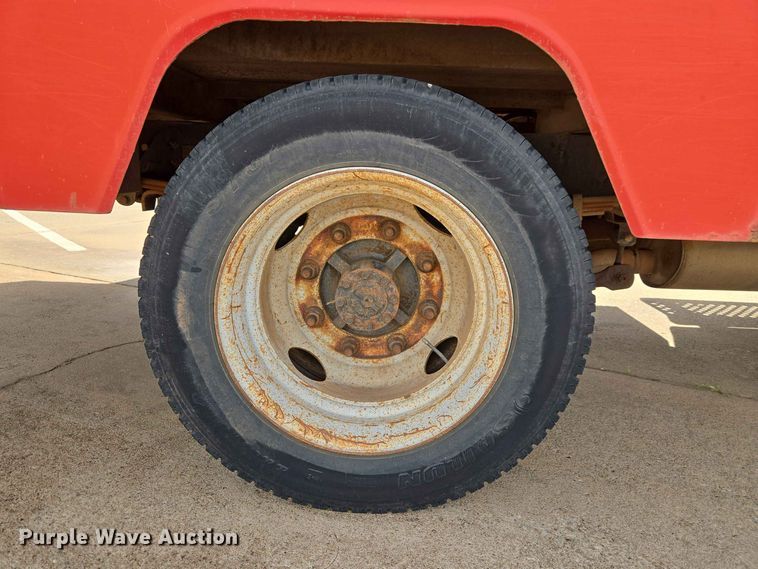 image for item EW0385 2004 Chevrolet C4500 bucket truck