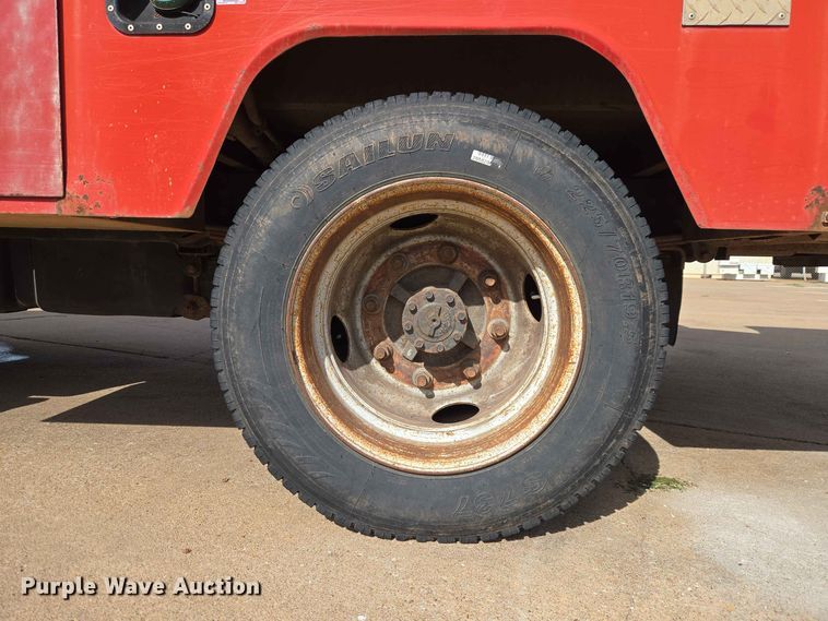 image for item EW0385 2004 Chevrolet C4500 bucket truck