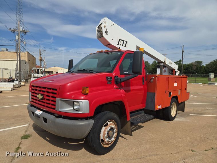 image for item EW0386 2004 Chevrolet C4500 bucket truck