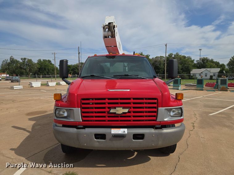 image for item EW0386 2004 Chevrolet C4500 bucket truck