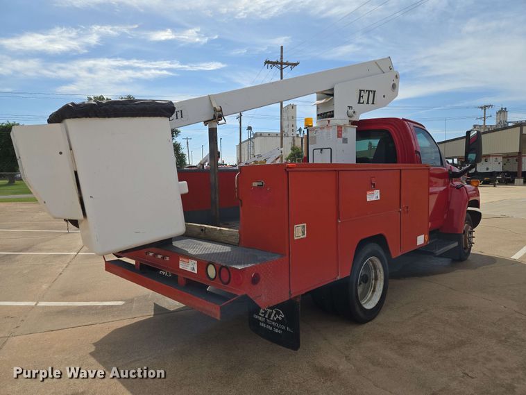 image for item EW0386 2004 Chevrolet C4500 bucket truck