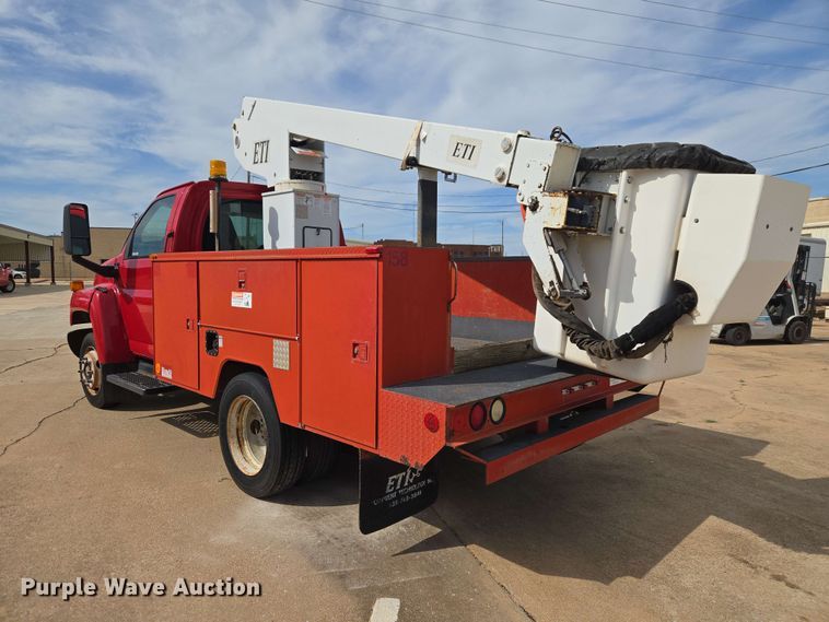 image for item EW0386 2004 Chevrolet C4500 bucket truck