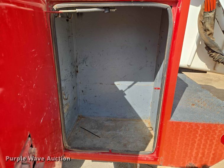 image for item EW0386 2004 Chevrolet C4500 bucket truck
