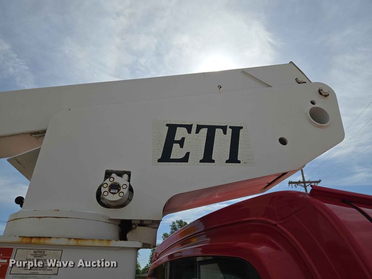image for item EW0386 2004 Chevrolet C4500 bucket truck