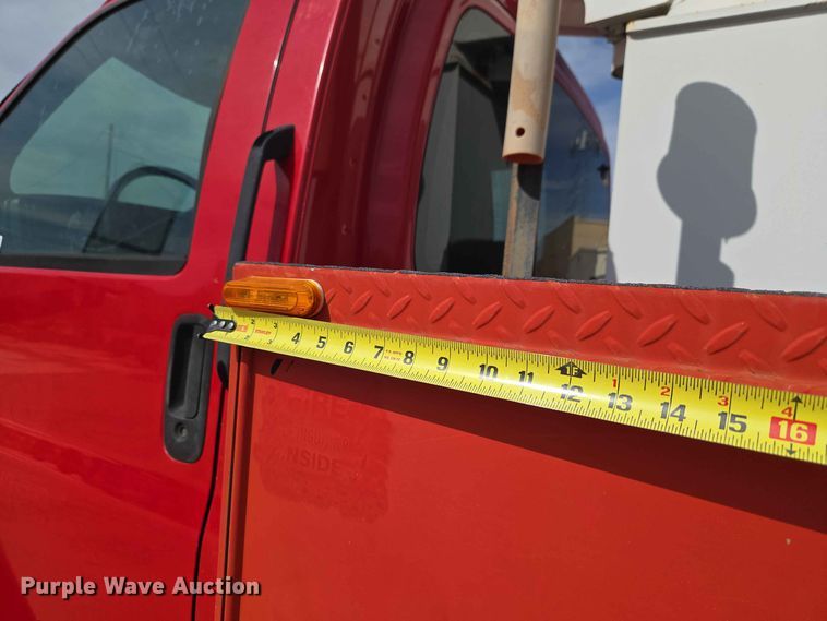 image for item EW0386 2004 Chevrolet C4500 bucket truck