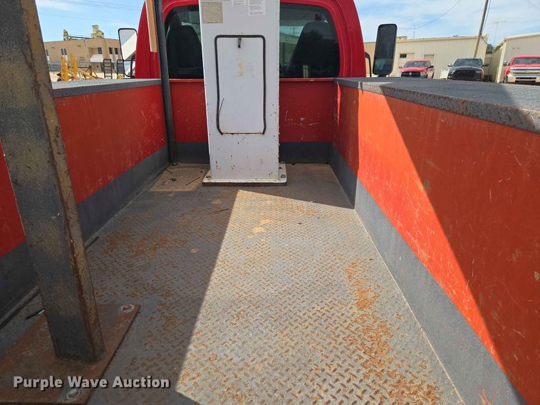 image for item EW0386 2004 Chevrolet C4500 bucket truck